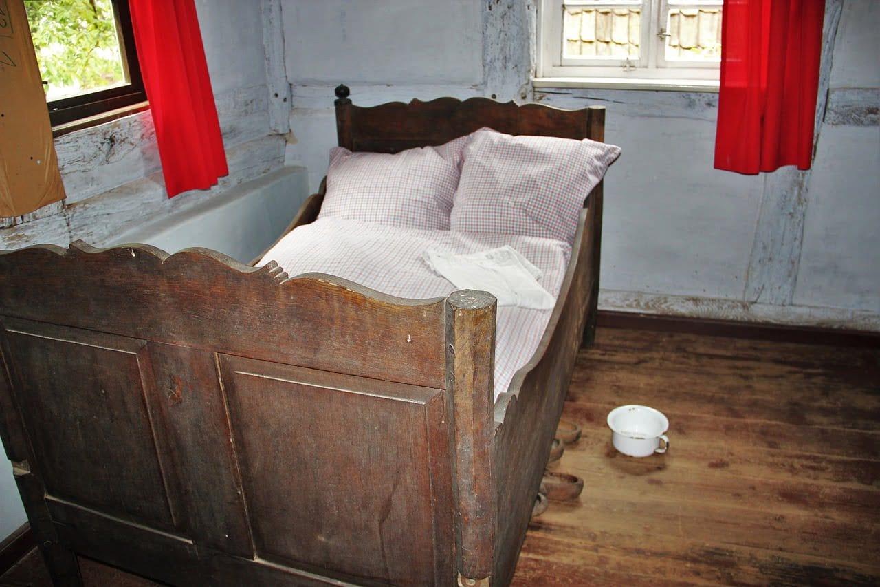 dream meaning Bed Chamber