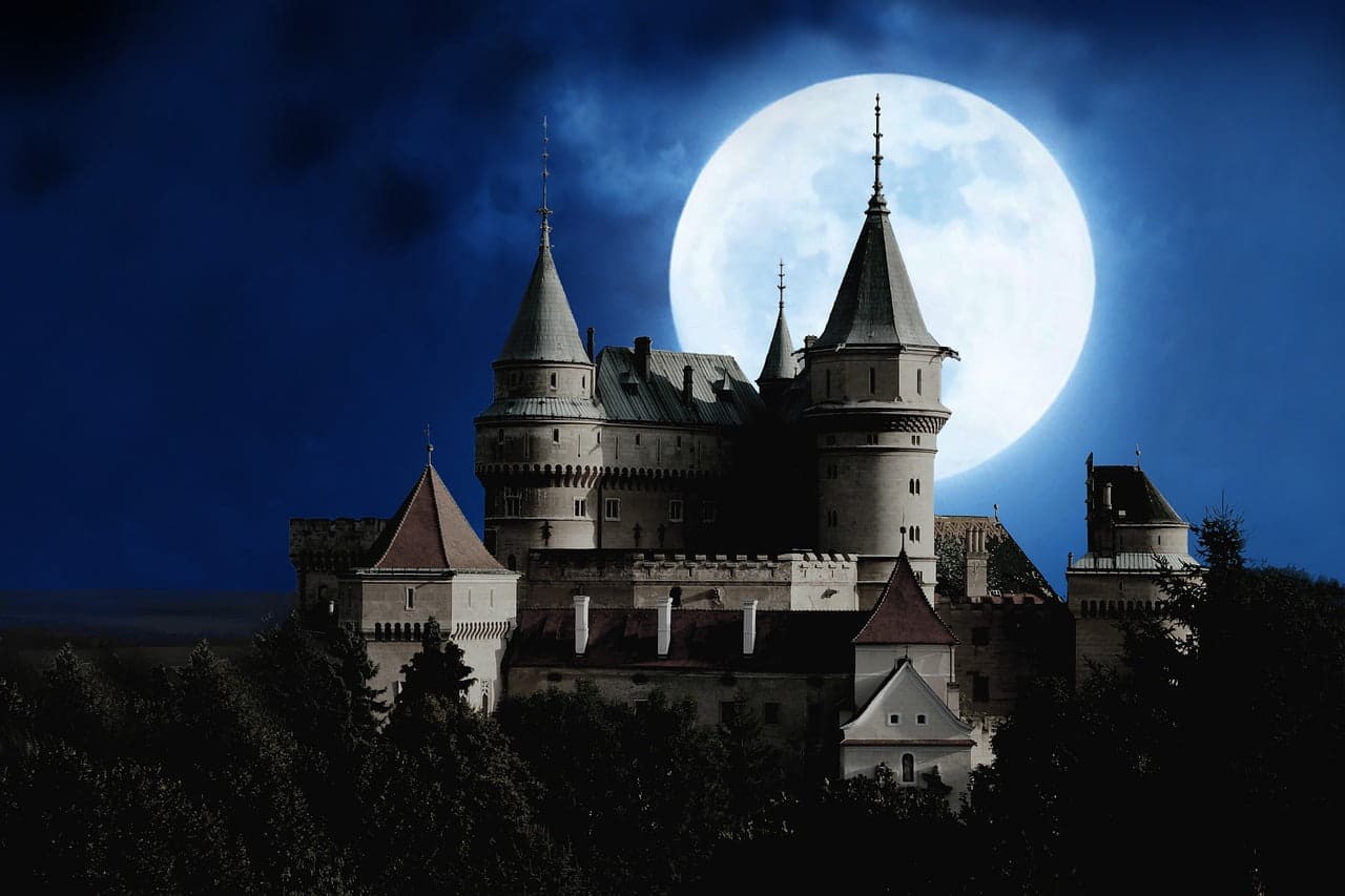 dream meaning Castle