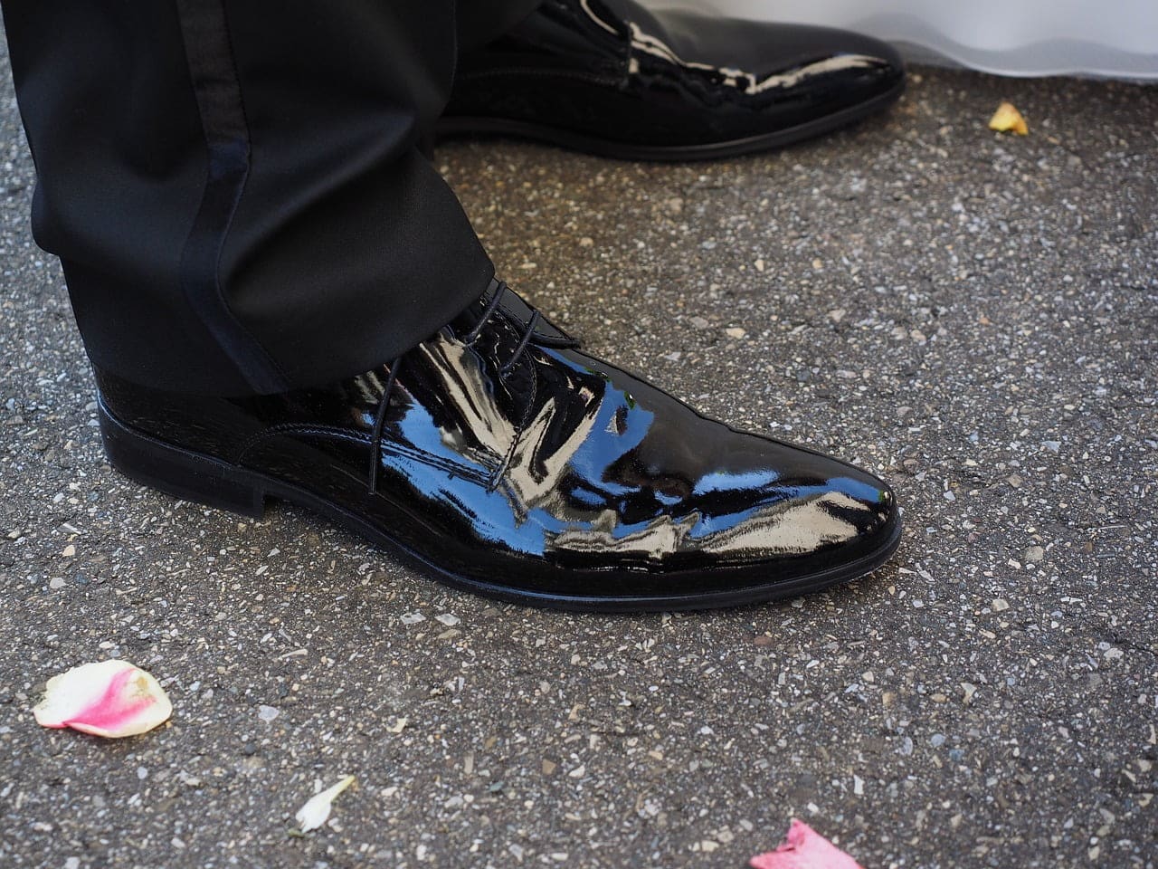 dream meaning Patent leather shoe