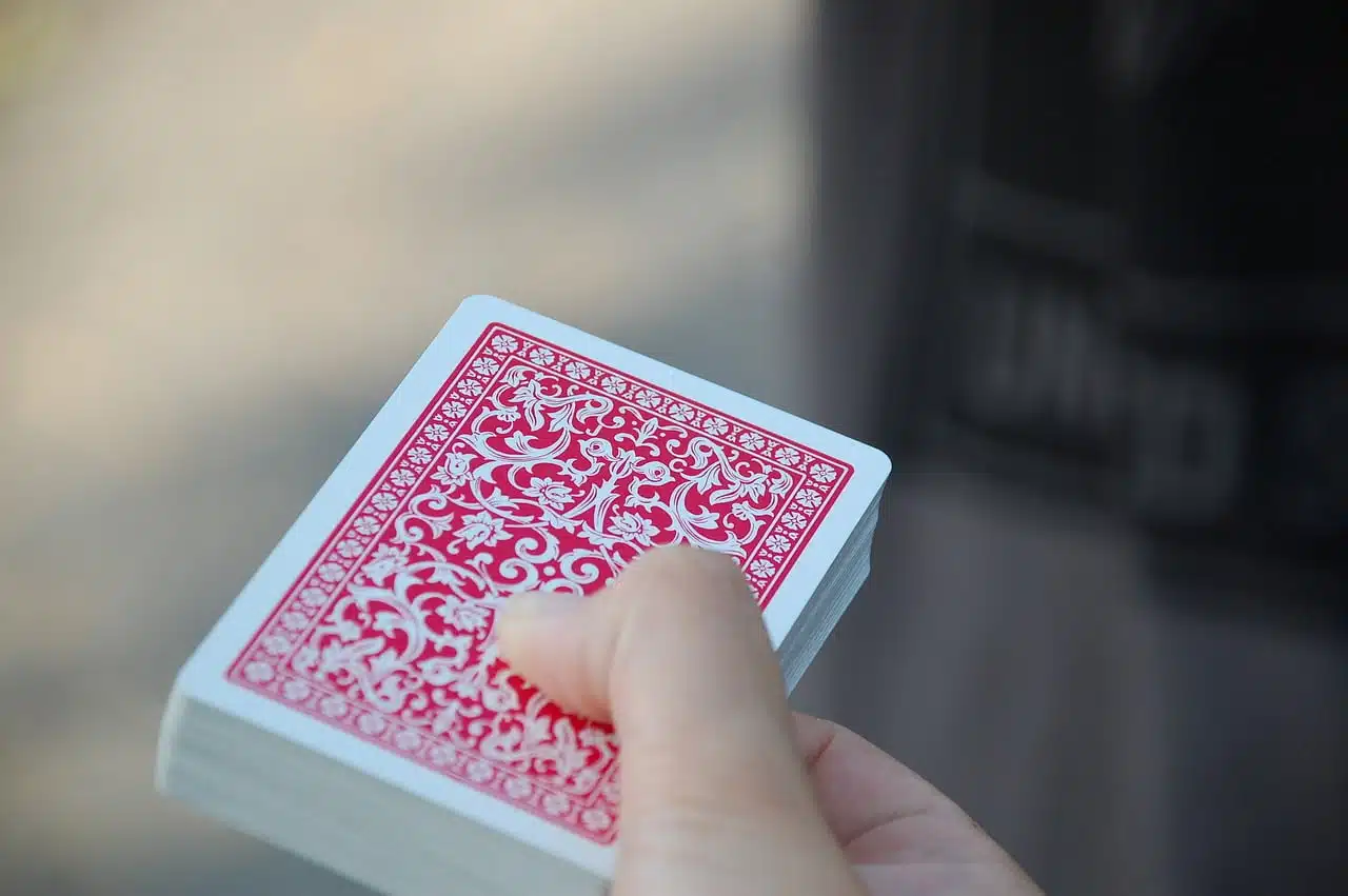 dream meaning Play cards