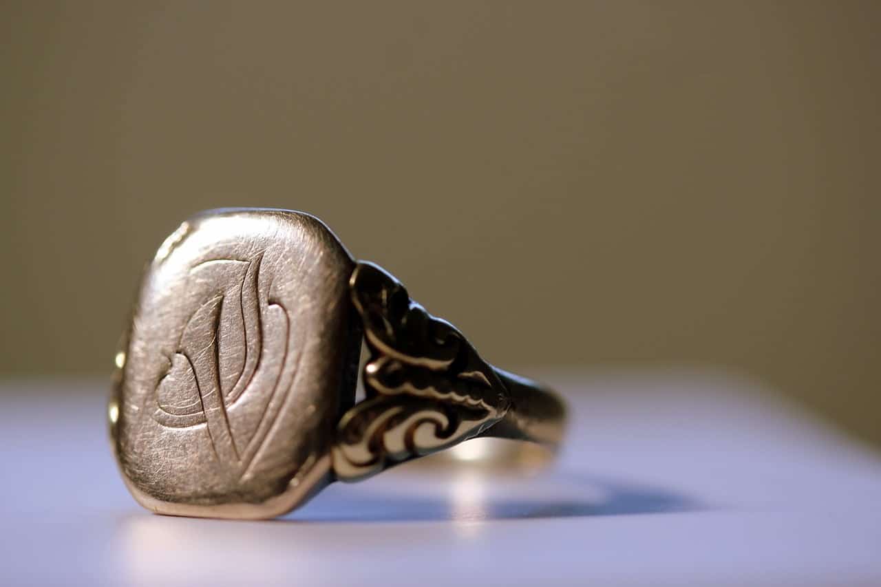 dream meaning Signet ring