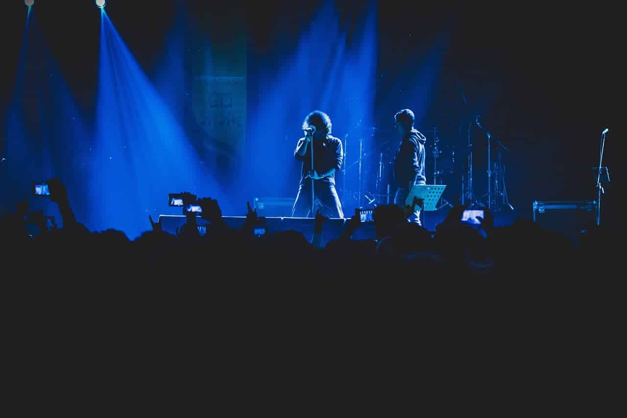dream meaning Singing