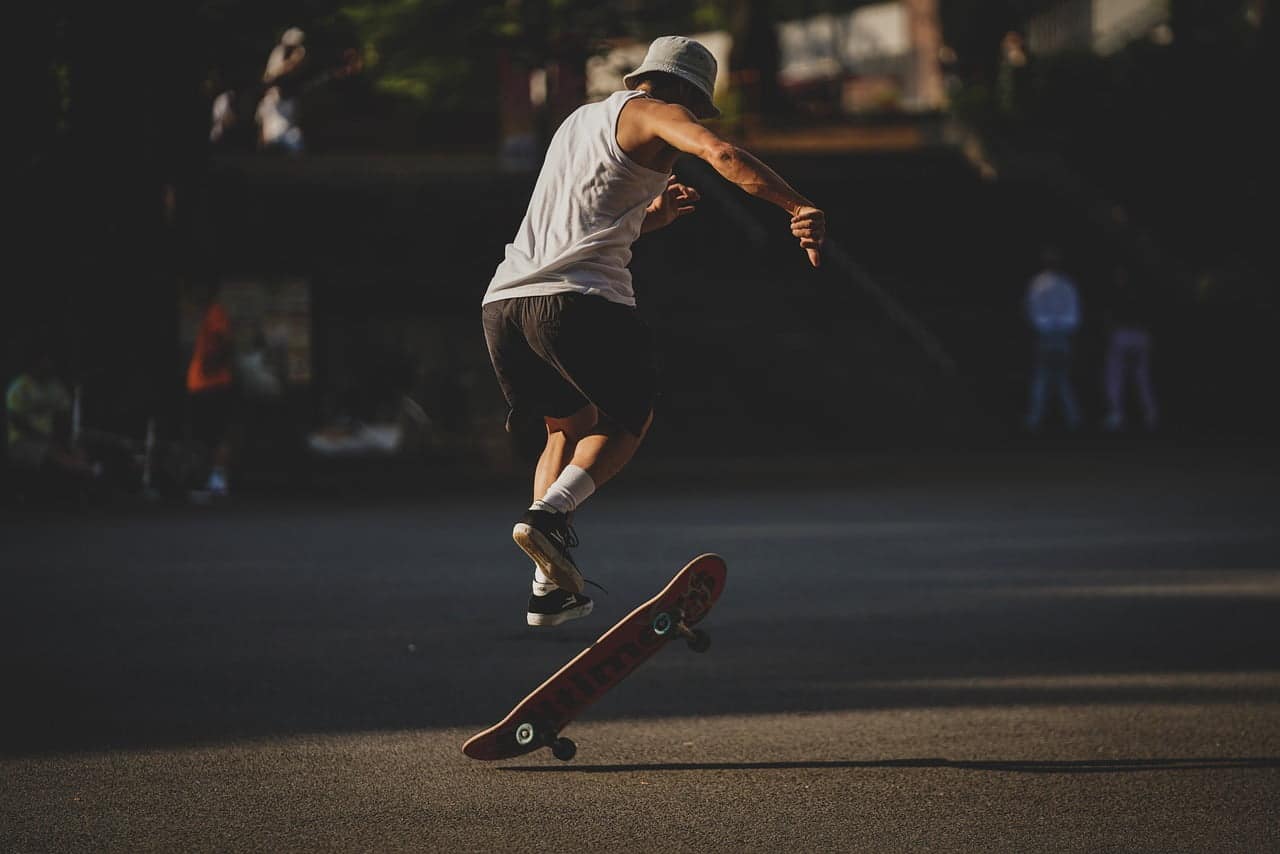 dream meaning Skateboard