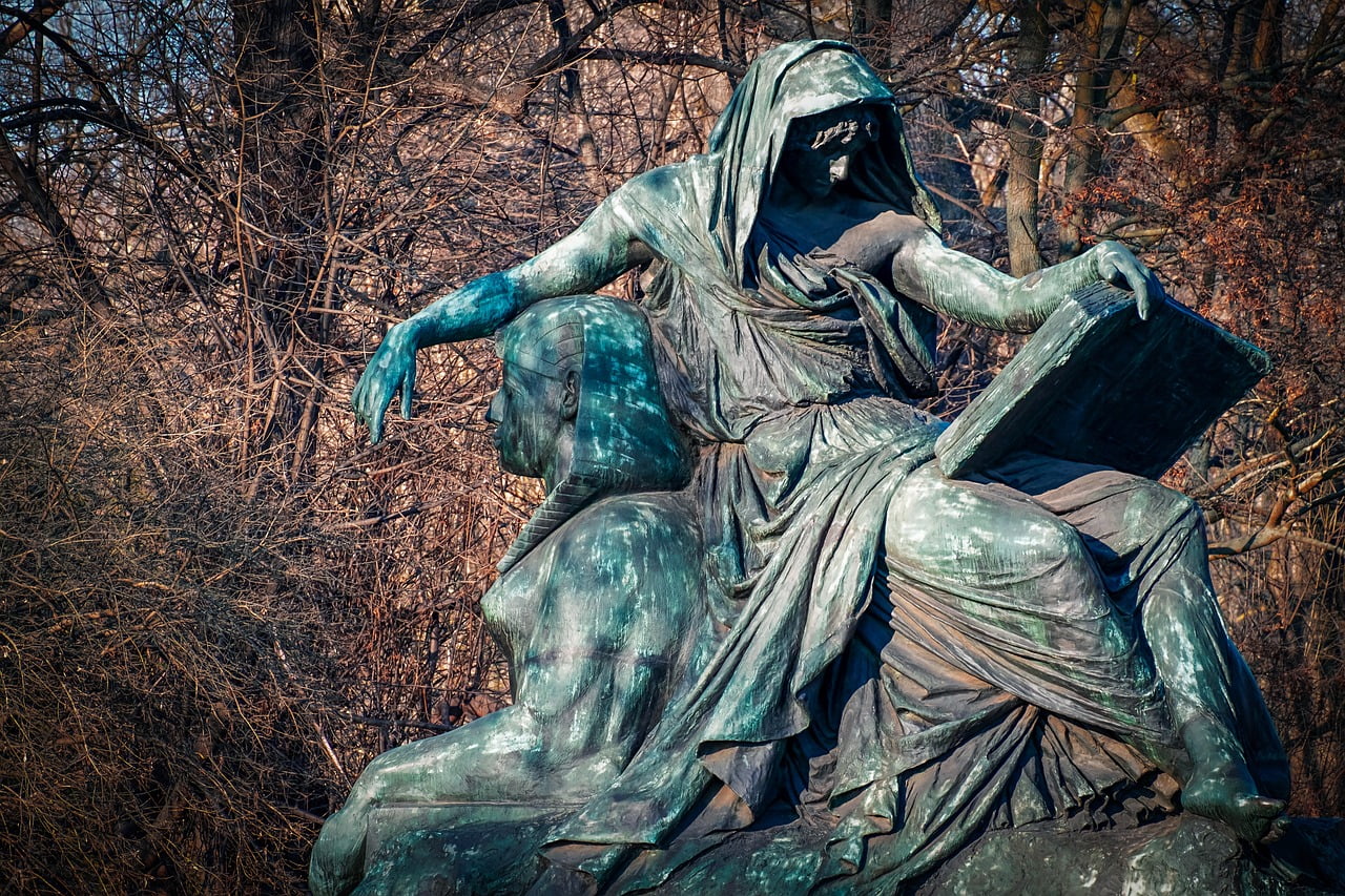 dream meaning Statues