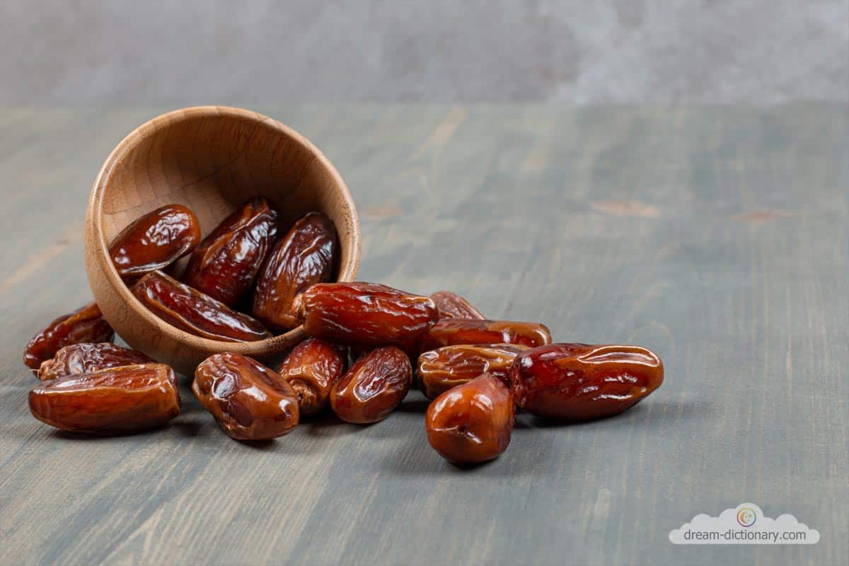 dream meaning Date (fruit)